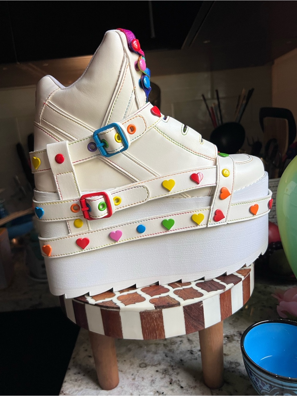 YRU White Platform Sneakers with Rainbow Heart Studs BRAND NEW! Size 8 - Picture 6 of 13
